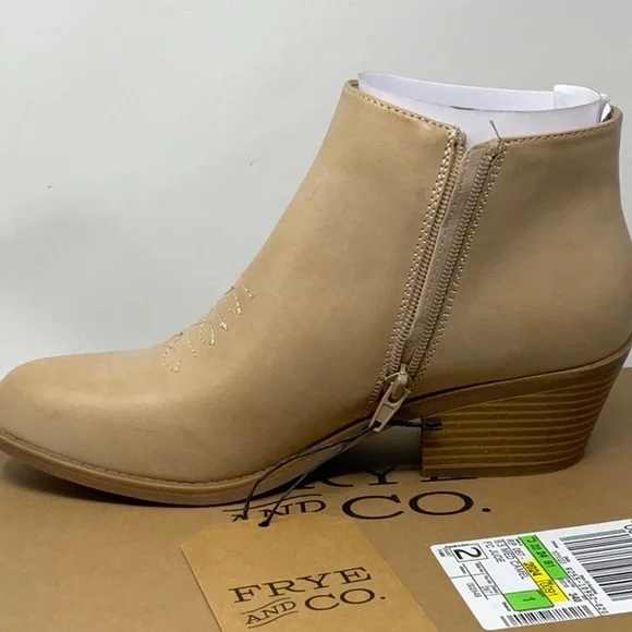 NWT Frye & Company Women’s Jude stacked heel booties, size 9.5M - Picture 4 of 12